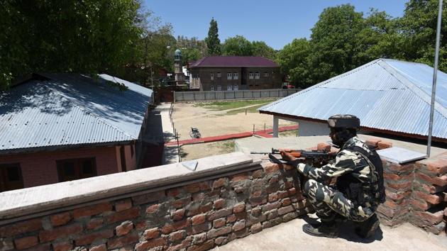 Militants lobbed a grenade towards a polling station in Pulwama district of Jammu and Kashmir where polling is underway for the Anantnag Lok Sabha constituency. A grenade was lobbed towards Rohmoo polling station but there were no reports of any casualties in the blast. (Waseem Andrabi / HT Photo) Militants lobbed a grenade towards a polling station in Pulwama district of Jammu and Kashmir where polling is underway for the Anantnag Lok Sabha constituency. A grenade was lobbed towards Rohmoo polling station but there were no reports of any casualties in the blast. (Waseem Andrabi / HT Photo)