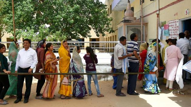 Indian voters queue at a polling station to cast their vote during the fifth phase of India's general election in Dausa in the northern Indian state of Rajasthan on May 6, 2019. (AFP file photo) Indian voters queue at a polling station to cast their vote during the fifth phase of India's general election in Dausa in the northern Indian state of Rajasthan on May 6, 2019. (AFP file photo)