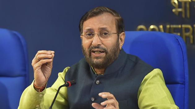 CBSE 10th Result 2019 declared: HRD minister Prakash Javadekar congratulates student (PTI) CBSE 10th Result 2019 declared: HRD minister Prakash Javadekar congratulates student (PTI)