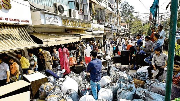 In March 2018, a massive sealing drive was conducted at Amar Colony. Desperate to save their business, the traders protested and clashed with the police. Several were injured in the ensuing lathicharge.(sanchit khanna/ht file)