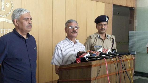 Rajasthan’s Director General of Police Kapil Garg addresses a press conference at the police headquarters in Jaipur on Tuesday.(HT PHOTO)