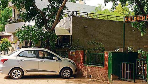 Residents have written to the HSVP and MCG officials, seeking demolition of five houses built in the park. (Parveen Kumar /ht photo) Residents have written to the HSVP and MCG officials, seeking demolition of five houses built in the park. (Parveen Kumar /ht photo)