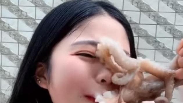 It didn’t take long for the video to circulate across different social media platforms.(YouTube/World Wide Leaks)