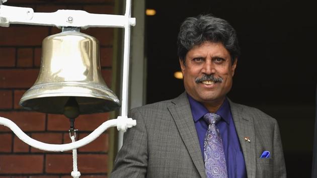 LONDON, ENGLAND - JULY 20: Former India player Kapil Dev rings the '5 minute bell' before day four of 2nd Investec Test match between England and India at Lord's Cricket Ground on July 20, 2014 in London, United Kingdom. (Photo by Stu Forster/Getty Images)(Getty Images)