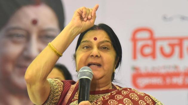 External affairs minister Sushma Swaraj on Wednesday tweeted some words of advice for West Bengal chief minister Mamata Banerjee, saying that she had crossed all limits with her remark that she would like to give PM Modi a “tight slap of democracy”. (Prabhakar Sharma/ HT Photo) External affairs minister Sushma Swaraj on Wednesday tweeted some words of advice for West Bengal chief minister Mamata Banerjee, saying that she had crossed all limits with her remark that she would like to give PM Modi a “tight slap of democracy”. (Prabhakar Sharma/ HT Photo)