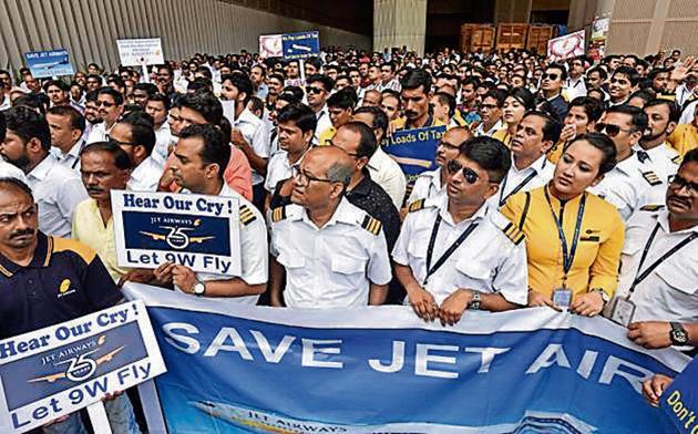 Jet employees protest at T2 on Wednesday.(Satyabrata Tripathy/HT) Jet employees protest at T2 on Wednesday.(Satyabrata Tripathy/HT)