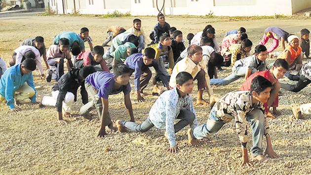 Ashok and Archana Deshwane started Snehwan, a home for children of marginalised and drought-affected farmers based in Bhosari.(HT PHOTO)