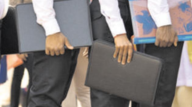 In the absence of job opportunities and poor industrial growth, people emigrate from Bihar, either to other states or, if they can, overseas.(HT File / Representative Photo) In the absence of job opportunities and poor industrial growth, people emigrate from Bihar, either to other states or, if they can, overseas.(HT File / Representative Photo)