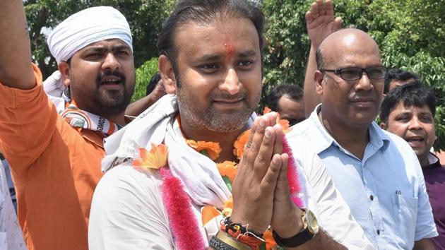 Congress candidate from Valmikinagar Lok Sabha seat Shashwat Kedar Pandey is the grandson of former Bihar chief minister Kedar Pandey.(PTI) Congress candidate from Valmikinagar Lok Sabha seat Shashwat Kedar Pandey is the grandson of former Bihar chief minister Kedar Pandey.(PTI)