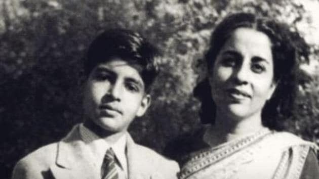 Amitabh Bachchan with his mother, Teji.