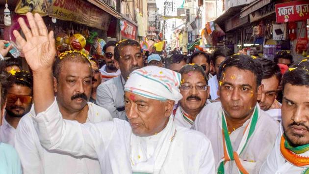 Congress candidate from Bhopal Lok Sabha seat Digvijaya Singh during a roadshow for the ongoing Lok Sabha polls, in Bhopal, on 9, 2019. (PTI Photo)(PTI)