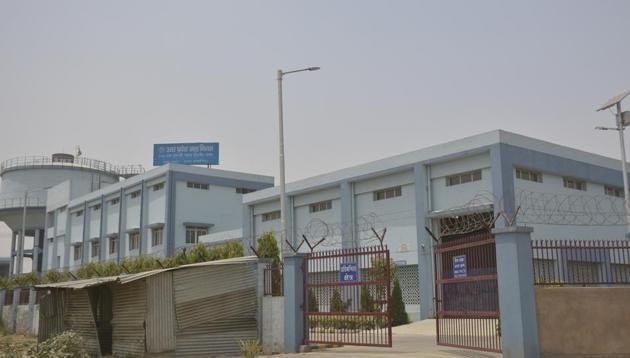 Pratap Vihar plant is the main water source for areas in Noida and Ghaziabad. Shutting it for 15 days would cause shortage.(Sakib Ali / HT Photo) Pratap Vihar plant is the main water source for areas in Noida and Ghaziabad. Shutting it for 15 days would cause shortage.(Sakib Ali / HT Photo)