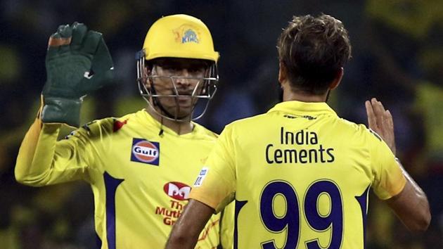 Imran Tahir and Mahendra Singh Dhoni of Chennai Super Kings.(AP)