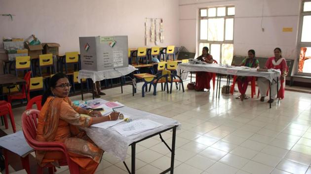 It’s clear that the voters are not as expressive as they were in the last election. Simply put, no one is raising any real issues which have a connect with the voter. (Praful Gangurde/ HT Photo) It’s clear that the voters are not as expressive as they were in the last election. Simply put, no one is raising any real issues which have a connect with the voter. (Praful Gangurde/ HT Photo)