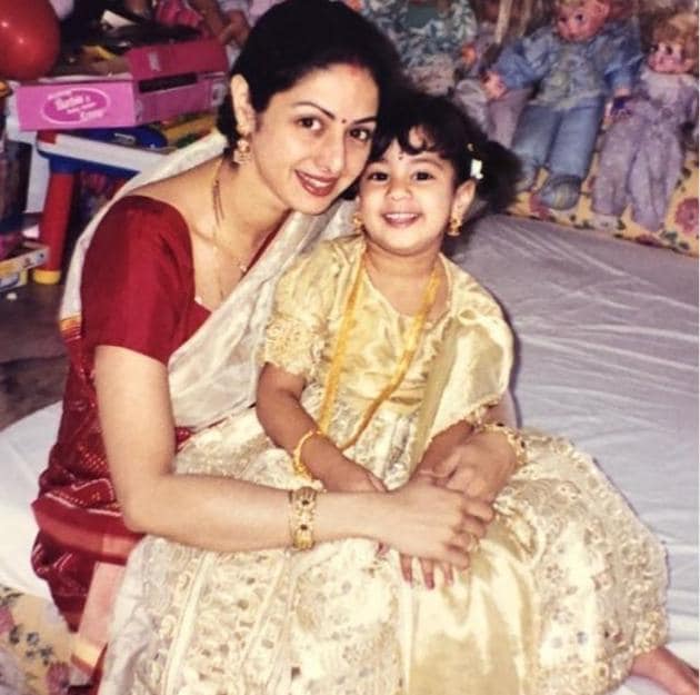 Janhvi Kapoor shared a throwback picture with mother Sridevi on Mother’s Day.(Instagram)