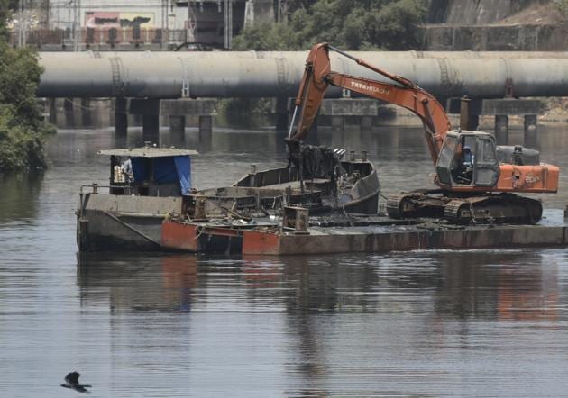 Desilting work was undertaken at the Mithi river near Mahim last week.(HT file)