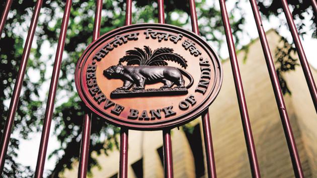 The Reserve Bank of India proposes to come out with a mobile application to aid visually impaired persons in identifying Indian currency notes.(Pradeep Gaur/Mint Photo)