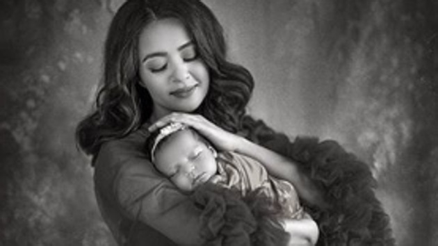 Surveen Chawla with daughter Eva.