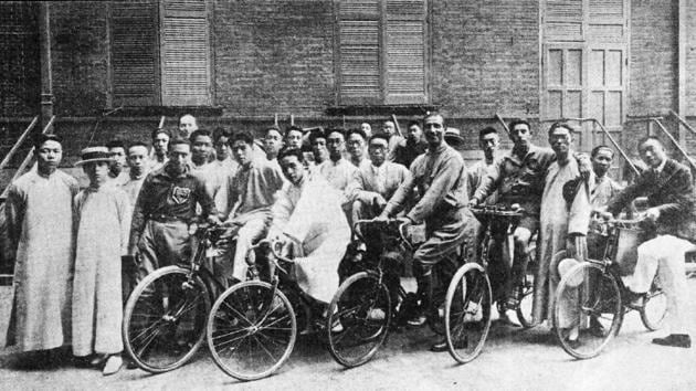 Adi Hakim, Jal Bapasola and Rustom Bhumgara with cycling enthusiasts in Shanghai in June 1926. This first group of young Mumbai cyclists began their global expedition in 1923 and came back home five years later, in 1928, after covering 71,000 kilometres.  (Anoop Babani / Savia Viega) 