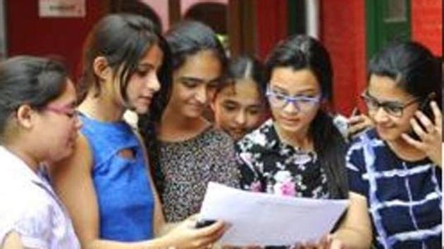 JAC 12th science and commerce result 2019: Fifty seven percent students came out with flying colours in intermediate Class 12 science, while 70.44% students passed in the commerce examinations conducted byJAC(HT file)