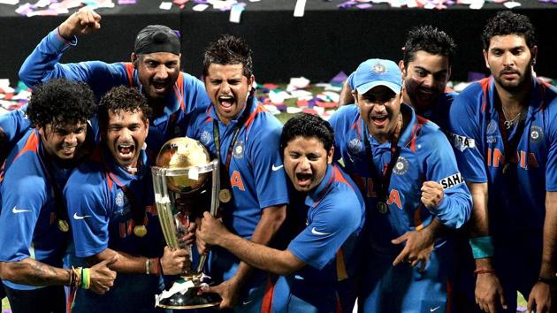 MS Dhoni, Gautam Gambhir stitched a match-winning partnership as India lifted the World Cup in Mumbai for the first time after 1983 (Getty Images) 