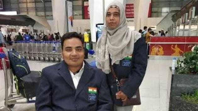 Quadriplegic archer Adil Ansari with wife Majida.(Ajai Masand HT Photo)