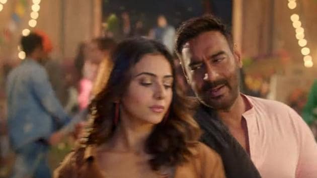 Rakul Preet and Ajay Devgn star in De De Pyaar De.