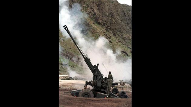 CBI withdrew its application from Delhi court seeking permission to probe Rs 64-crore Bofors payoff case. It had moved the trial court seeking permission for further probe in the matter saying it had come across fresh material and evidence. (HT Archive) CBI withdrew its application from Delhi court seeking permission to probe Rs 64-crore Bofors payoff case. It had moved the trial court seeking permission for further probe in the matter saying it had come across fresh material and evidence. (HT Archive)