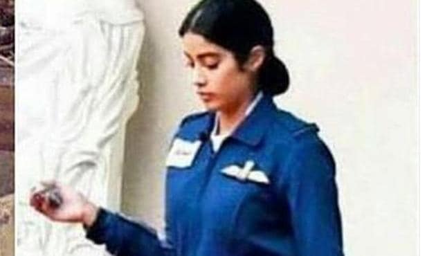 Janhvi Kapoor as Gunjan Saxena in the film. Janhvi Kapoor as Gunjan Saxena in the film.
