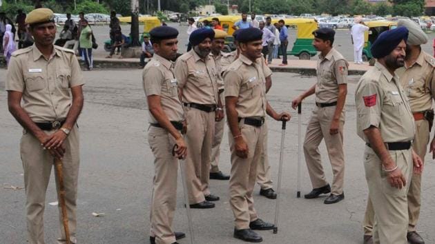 Sub-inspector Komal Kuntal found him in an area near the Gautam Buddh University (representational image). (HT File) Sub-inspector Komal Kuntal found him in an area near the Gautam Buddh University (representational image). (HT File)