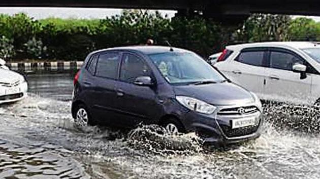 Waterlogging was reported near AIT Chowk on the Golf Course Road. The situation on internal roads was also bad, with residents complaining of heavy waterlogging in Sikanderpur, Cyber City, South City 1-2, DLF Phases 1-2, sectors 10, 28, 29, 47, and 50.(HTPhotos)