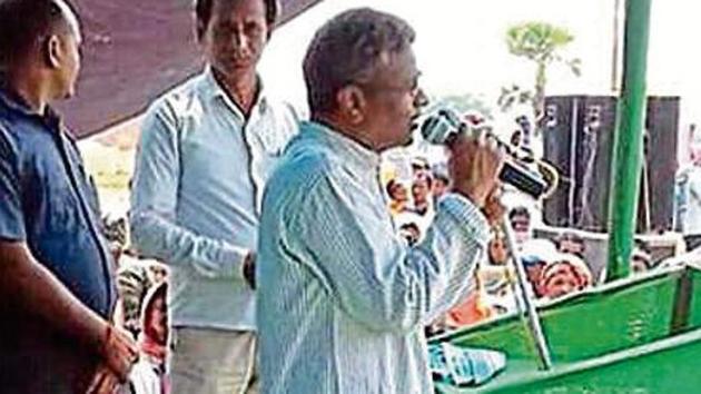 Babulal Marandi campaigns for JMM president Sibu Soren in Dumka.(HTPhotos)