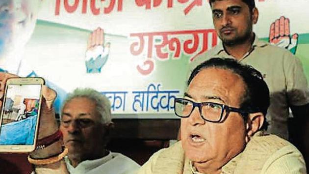 Senior Congress leader Ajay Yadav addresses a press conference, at Kaman Sarai(Parveen Kumar/Hindustan Times)