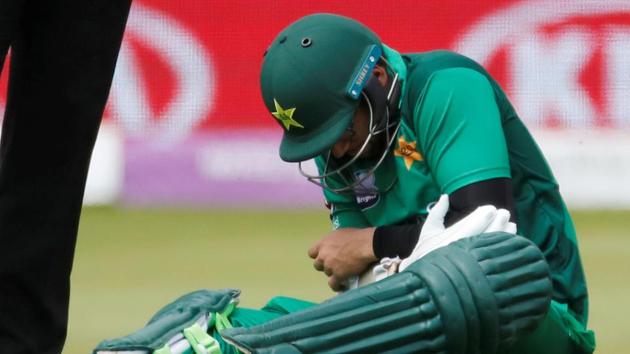 Pakistan's Imam-ul-Haq raects after being hit by the ball(Action Images via Reuters) Pakistan's Imam-ul-Haq raects after being hit by the ball(Action Images via Reuters)