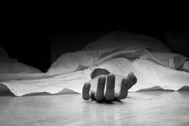 The father of a man wanted in a murder case died after falling off the third floor of the Bawana police station building in outer Delhi on Sunday evening, prompting his family to allege that he was first thrashed and then pushed to his death by policemen.(HT File (Representative Image))