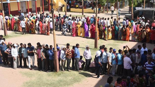Voters stand in queues to cast their votes during the seventh and last phase of Lok Sabha elections, at Danapur, in Patna, Bihar. Today, polling is being held in 59 constituencies spread across seven states and one Union Territory, where over 10.01 crore voters are expected to decide the fate of 918 candidates. (Santosh Kumar / HT Photo) Voters stand in queues to cast their votes during the seventh and last phase of Lok Sabha elections, at Danapur, in Patna, Bihar. Today, polling is being held in 59 constituencies spread across seven states and one Union Territory, where over 10.01 crore voters are expected to decide the fate of 918 candidates. (Santosh Kumar / HT Photo)