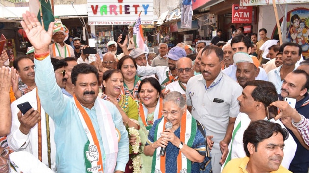 Former Delhi CM Sheila Dikshit during one of her poll rallies in Delhi. (HT Photo) Former Delhi CM Sheila Dikshit during one of her poll rallies in Delhi. (HT Photo)