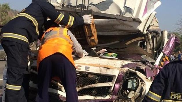 The accident took place near Madap Bridge in Khalapur area, 26 km on the Pune lane, at around 8am. (HT Photo)