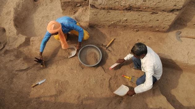 Workers during an excavation. First discovered in 1986, excavations in Kunal have taken place over different seasons in 1992-93, 1996-97, 1998-99, 1999-2000, 2001-2002 and 2002-2003. The compilation of the findings from the seventh round of excavations that ended two weeks ago, are expected to be released in a year. (Parveen Kumar / HT Photo) Workers during an excavation. First discovered in 1986, excavations in Kunal have taken place over different seasons in 1992-93, 1996-97, 1998-99, 1999-2000, 2001-2002 and 2002-2003. The compilation of the findings from the seventh round of excavations that ended two weeks ago, are expected to be released in a year. (Parveen Kumar / HT Photo)