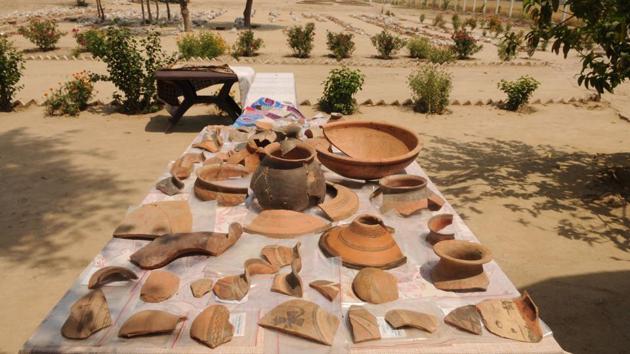 A gamut of objects ranging from pottery, biochrome pottery, hand and wheel-made pottery, ceramics, wares, beads, terracotta bangles, stamps, steatite beads, semi-precious stones and seals have been extracted. (Parveen Kumar / HT Photo) A gamut of objects ranging from pottery, biochrome pottery, hand and wheel-made pottery, ceramics, wares, beads, terracotta bangles, stamps, steatite beads, semi-precious stones and seals have been extracted. (Parveen Kumar / HT Photo)