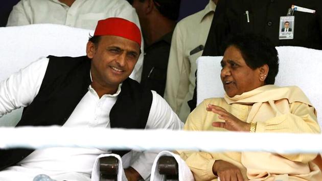 A day after the Lok Sabha elections ended and exit polls predicted gains for the SP-BSP alliance in politically crucial state Uttar Pradesh, Akhilesh Yadav called on Mayawati at her residence in Lucknow on Monday. The meeting comes two days ahead of the counting of votes for the Lok Sabha elections and in the backdrop of efforts at opposition unity by another regional leader TDP’s Chandrababu Naidu. (ANI File)
