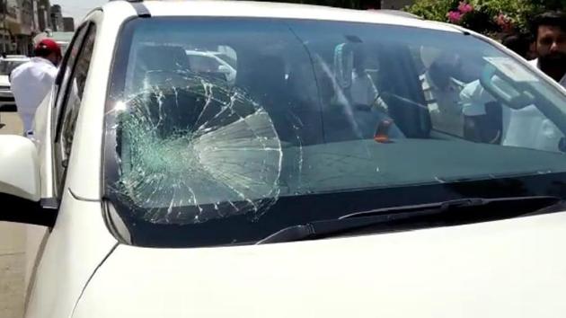 Damaged vehicle of Shiromani Akali Dal (SAD) leader Sikander Singh Maluka after a clash, at Kangad village, in Bathinda, Punjab, on Sunday, May 19, 2019.(Sanjreev Kumar / HT Photo)