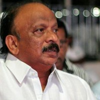 Karnataka Congress MLA Roshan Baig remained unrepentant after being served a notice for criticising the party.(Twitter)