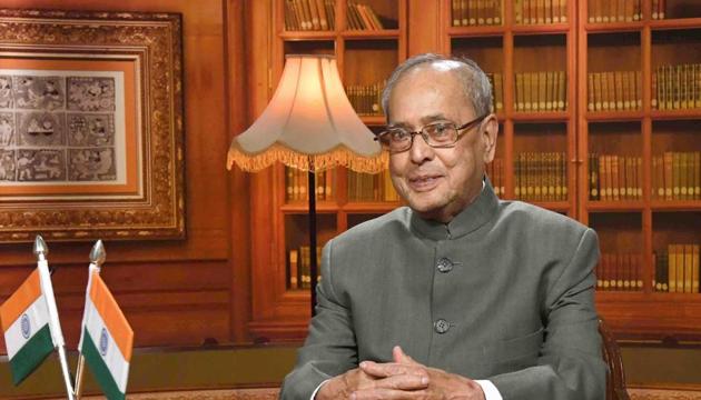 In a rare intervention, Pranab Mukherjee who issued a statement to emphasise that the onus to ensure the institutional integrity of the voting machines lay with Election Commission and it must deliver on this account.(HT File)