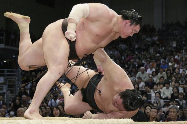 https://images.hindustantimes.com/rf/image_size_630x354/HT/p2/2019/05/22/Pictures/topshot-sumo-jpn_25970244-7c4f-11e9-98c6-ecfd32845dee.jpg