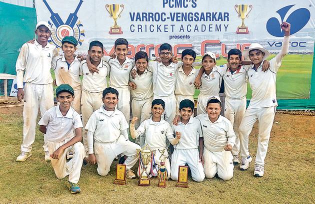 PYC Hindu Gymkhana with their trophy after winning the u-13 Varroc cup on Thursday.(Milind Saurkar/HT Photo)