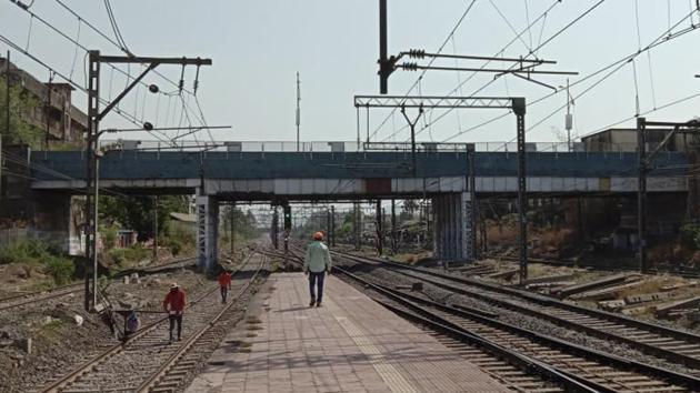 Two days after the Central Railway (CR) asked the Kalyan Dombivli Municipal Corporation (KDMC) to shut a road overbridge (RoB) near Dombivli railway station, the civic body sought details regarding the repair work that will be undertaken there.