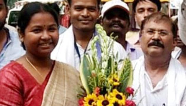 Congress candidate Geeta Koda after winning Singhbhum seat in Chaibasa, on Thursday, May 23, 2019.(Manoj Kumar / HT Photo)