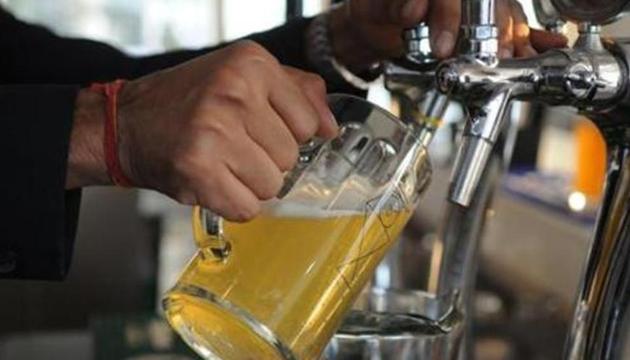 Total cases of beer, wine and spirits consumed in the U.S. dropped 0.8% in 2018, the third consecutive year of declined. (Photo by Parveen Kumar) (HT File photo) Total cases of beer, wine and spirits consumed in the U.S. dropped 0.8% in 2018, the third consecutive year of declined. (Photo by Parveen Kumar) (HT File photo)