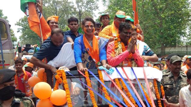 BJP candidate Sunil Soren who won the Dumka constituency Lok Sabha seat in a victory rally.(ANI)